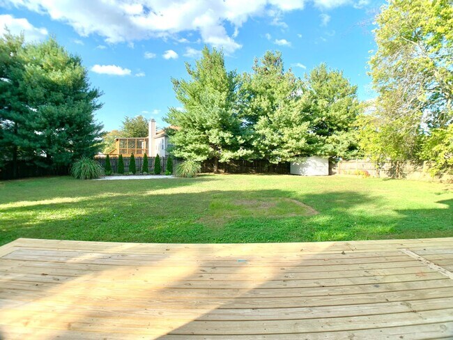Building Photo - 2553 Emerald Ct