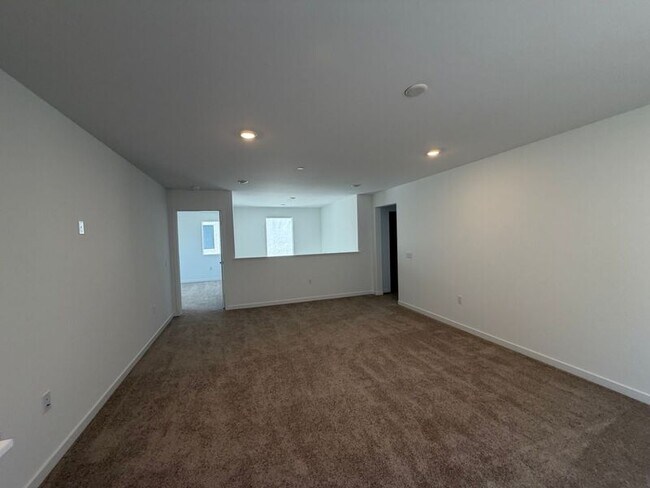 Building Photo - 36549 Altisima Dr