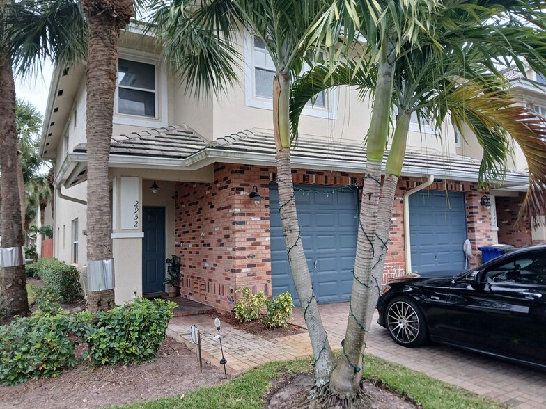 Primary Photo - 2952 NW 33rd Ln