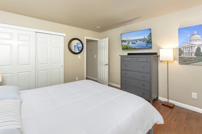 Building Photo - 154 Baxter Ave