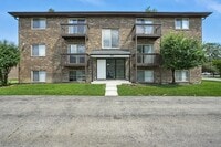 Building Photo - 8310 Woodland Dr