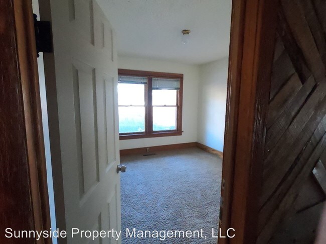 Building Photo - 943 Broadway