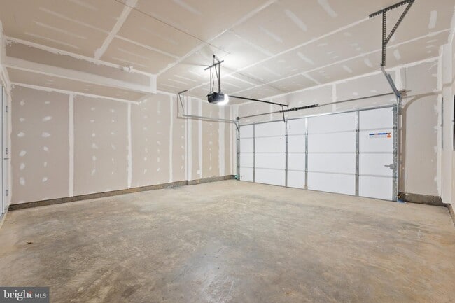 Building Photo - 23142 Horseshoe Trl Sq