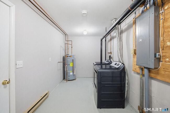 Building Photo - 151 Shelter Rock Rd