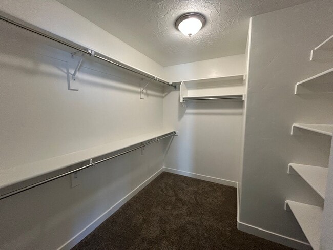 Building Photo - 3 Bedroom 2.5 Bathroom Townhome in Lehi!