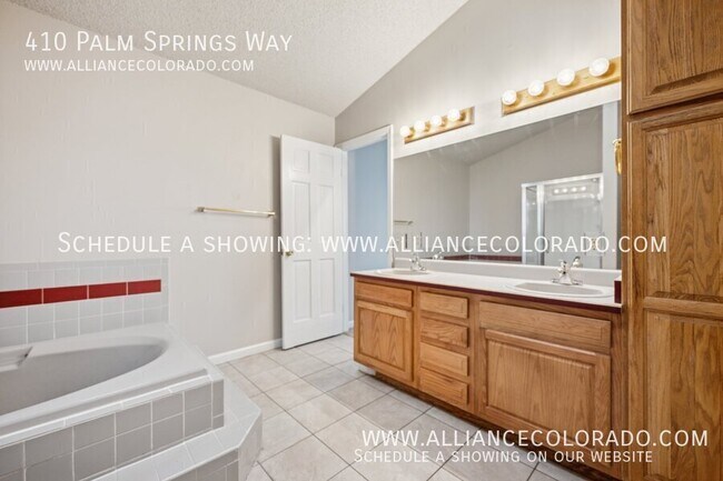 Building Photo - 410 Palm Springs Way