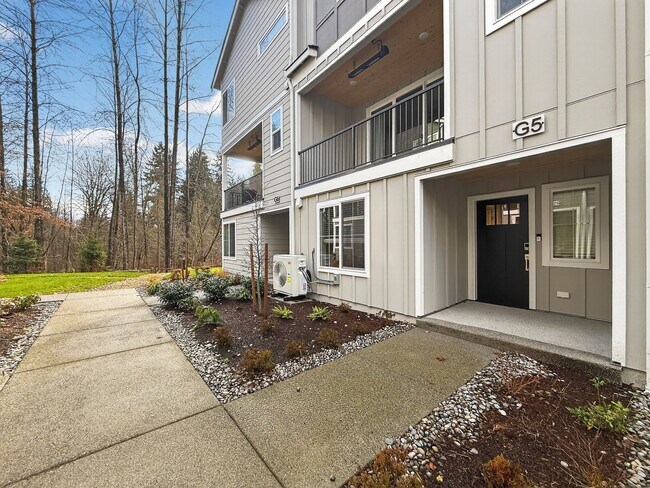 Building Photo - 1322 194th St SE