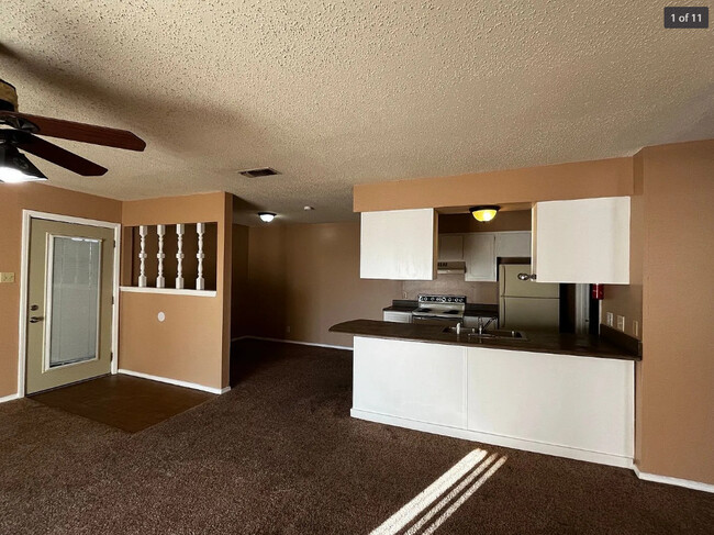 Building Photo - Huntington Place Apartments