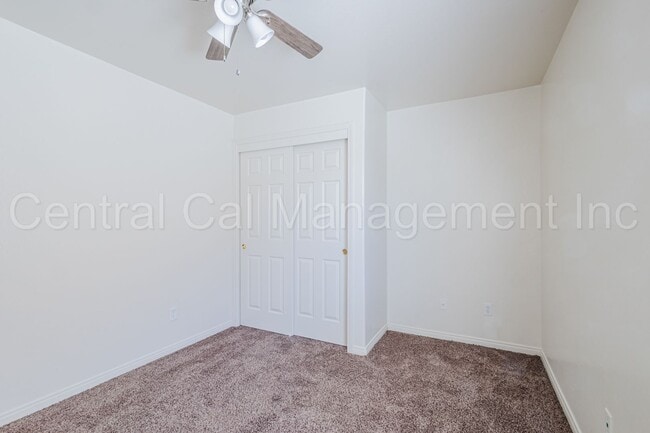 Building Photo - 4 Bedroom, 2 Bath Home in Desired Northwes...