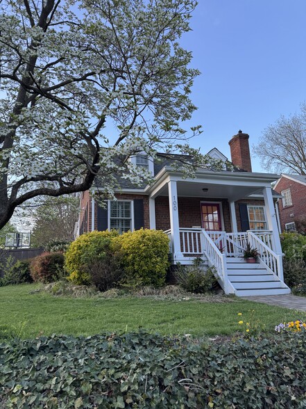 Primary Photo - 100 E Maple St