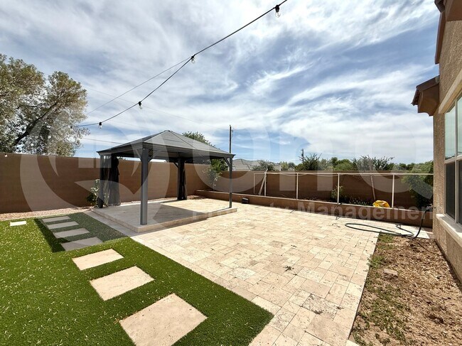 Building Photo - 1781 E Aster Pl