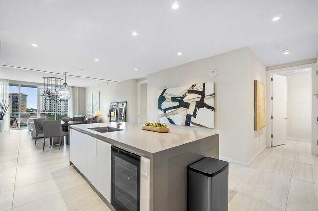 Building Photo - 200 SE Mizner Blvd