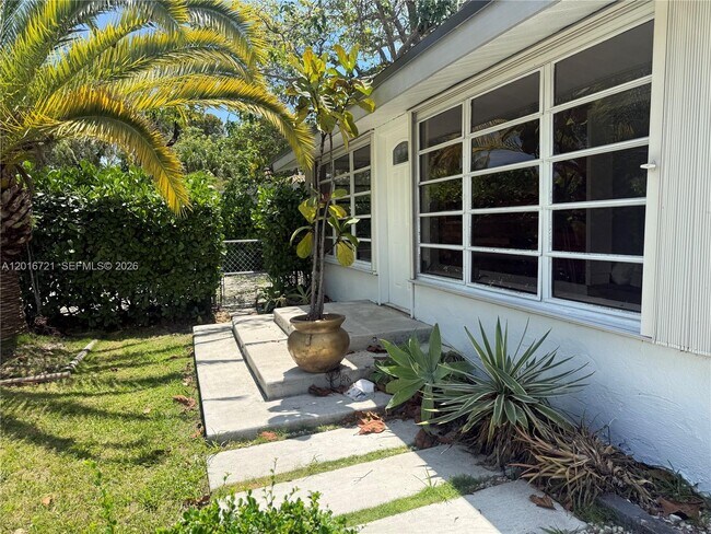 Building Photo - 9040 SW 156th St
