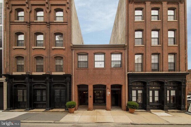 Building Photo - 33 Letitia St