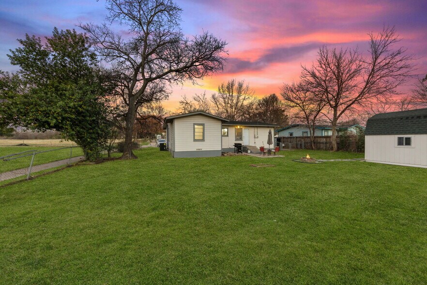 Building Photo - 319 Arnold Ave