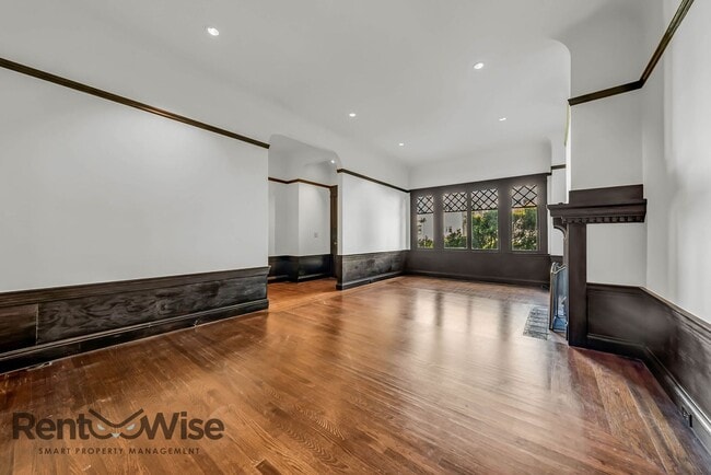 Building Photo - 1167 Green St