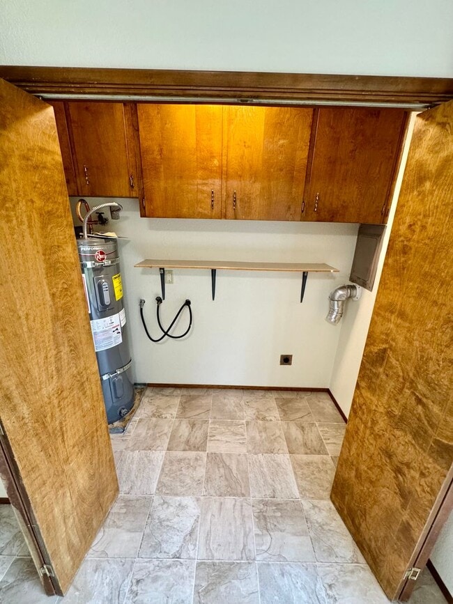 Building Photo - 1127-1129 Applegate Street