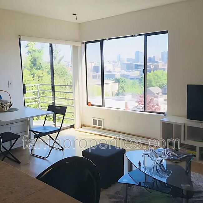 Primary Photo - 1312 6th Ave N