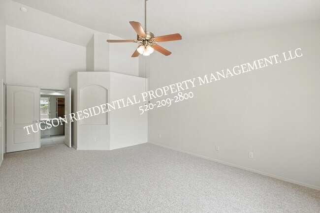 Building Photo - 11399 Silver Pheasant Loop