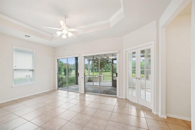 Building Photo - 207 Trinity Lane