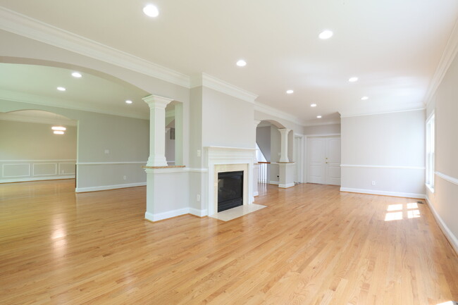 Building Photo - Welcome Home