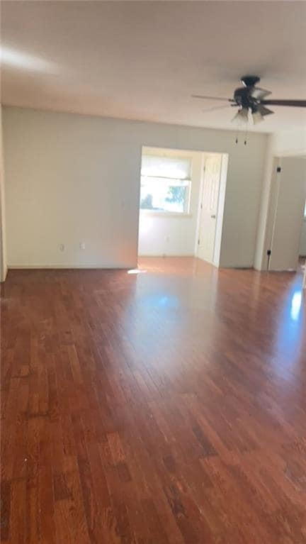 Building Photo - 10 Evans Ln