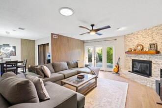 Building Photo - 8178 E Vía De La Escuela