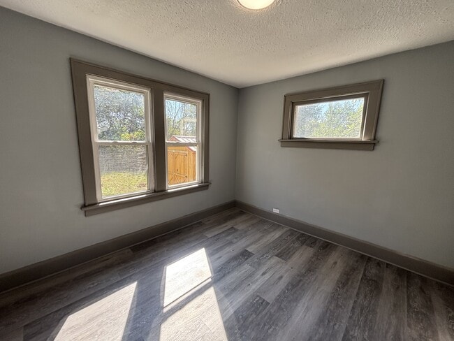 Building Photo - 2504 Navarre Rd SW