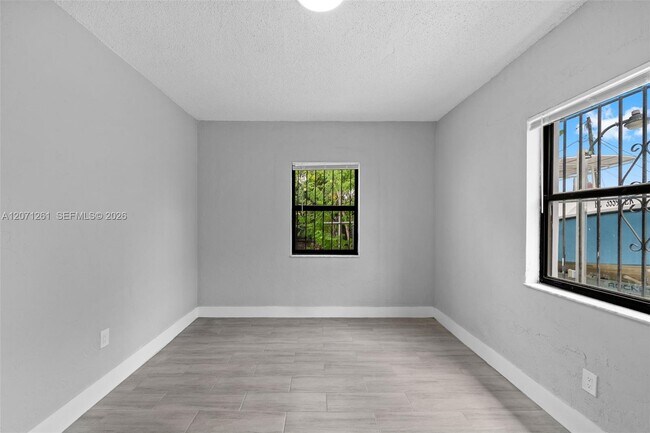 Building Photo - 1227 NW 27th St