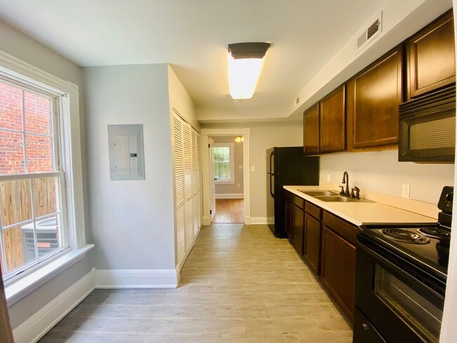 Building Photo - 711 Chimborazo Blvd