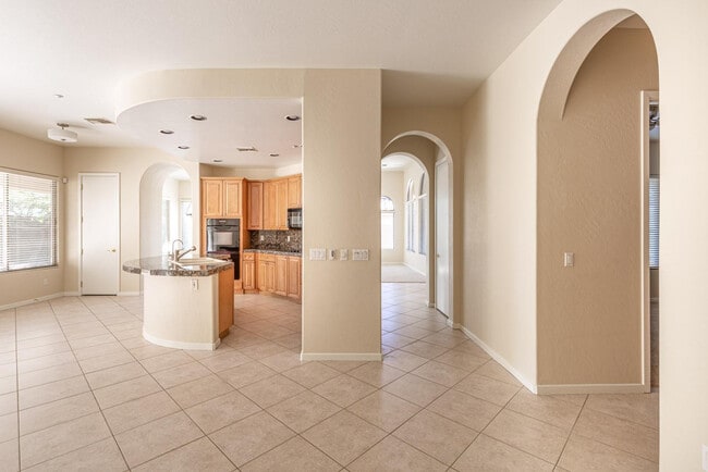 Building Photo - 11183 E Beck Ln