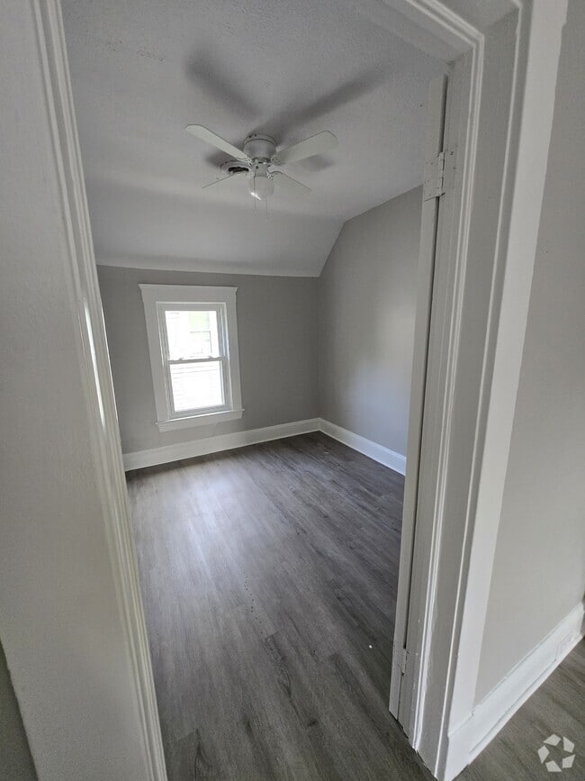 Building Photo - 3441 W 56th St