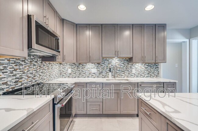 Building Photo - 7021 Whittier Blvd