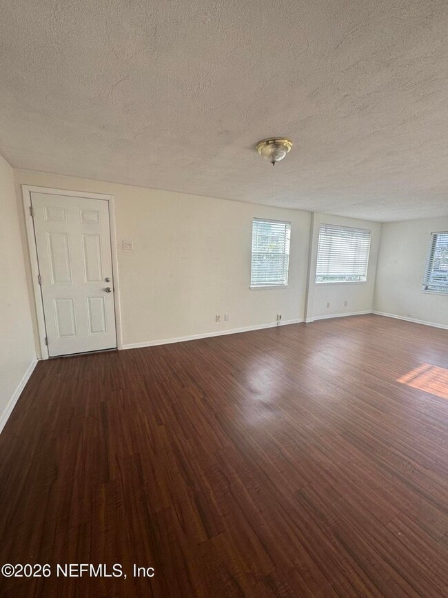 Building Photo - 210 13th Ave N