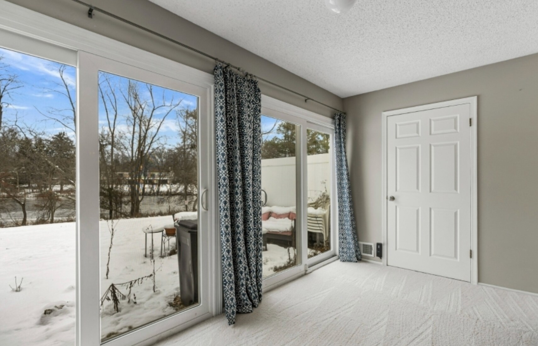 Building Photo - 1407 Doolittle Dr