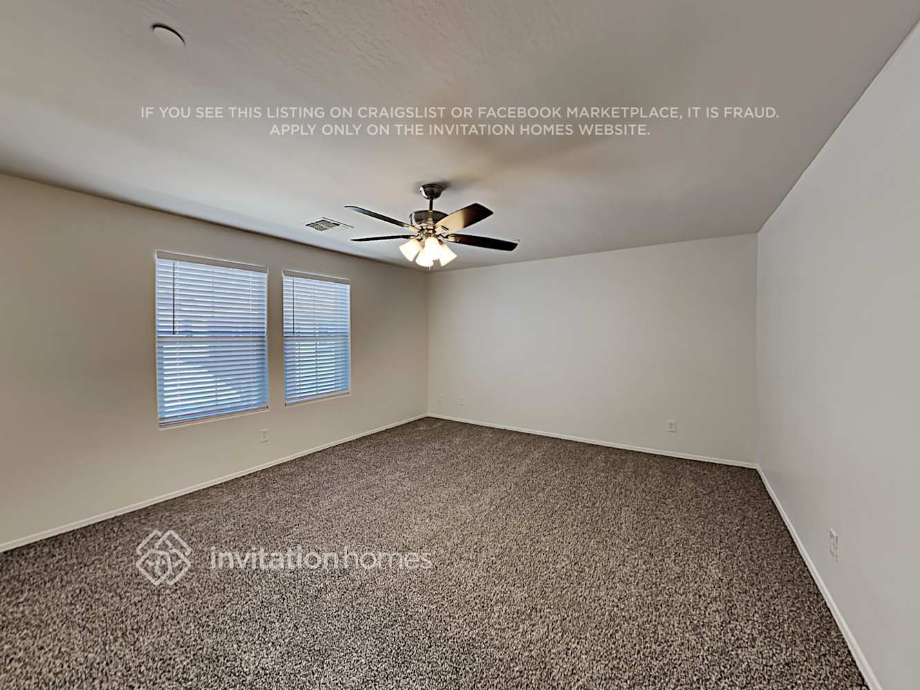 Building Photo - 308 N Sandal