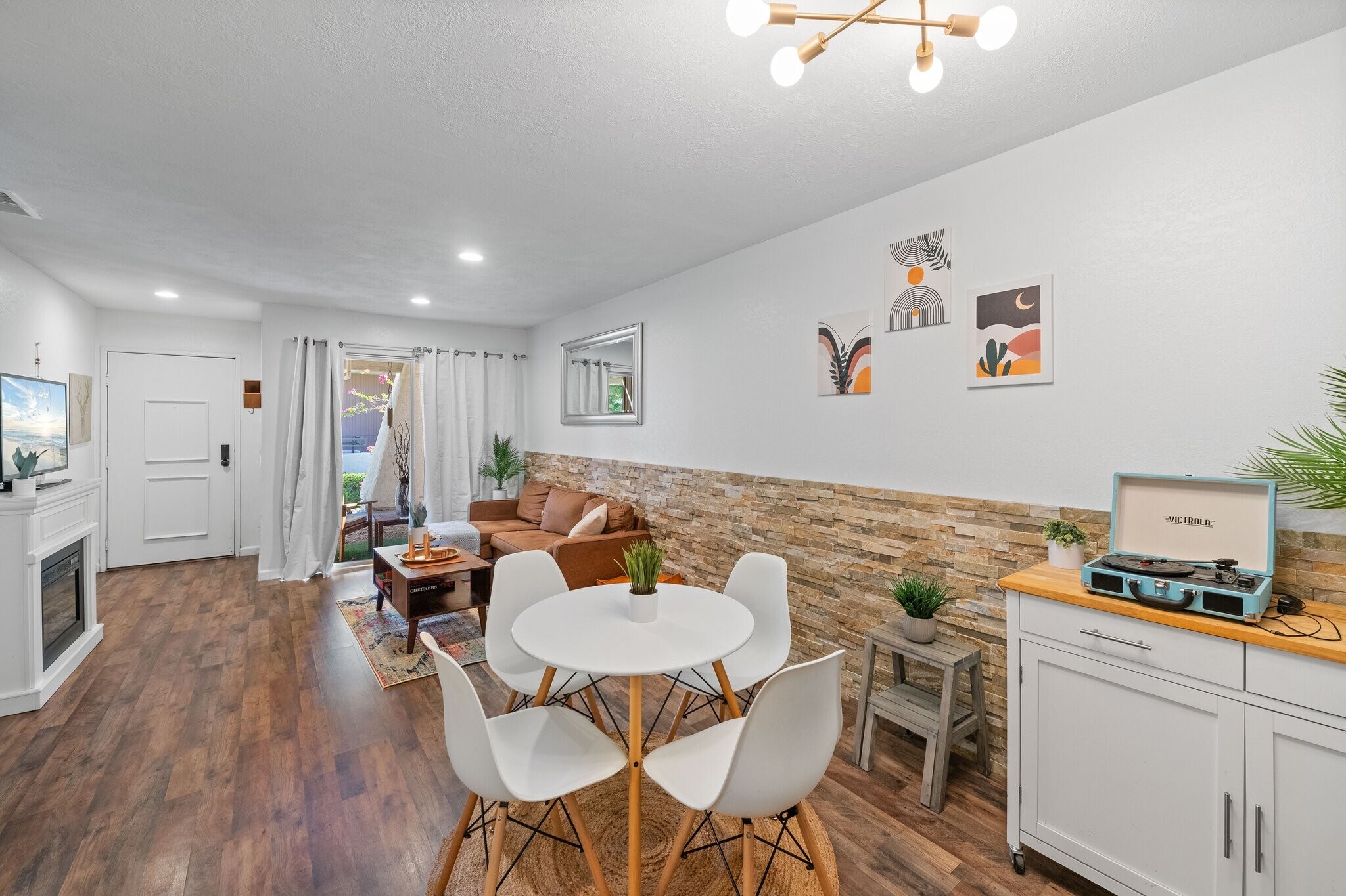 Building Photo - 510 N Villa Ct