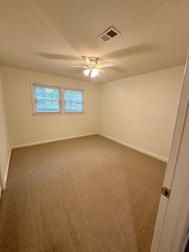 Building Photo - Renovated 5BR Home Minutes from Downtown Columbia | Two Full Kitchens + Fenced Yard ~ Available M...