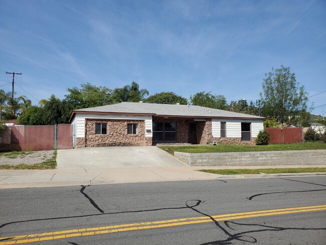 Primary Photo - Spacious Santee single-story home on a siz...