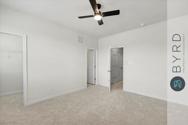 Building Photo - 231 Golden Haze Aly