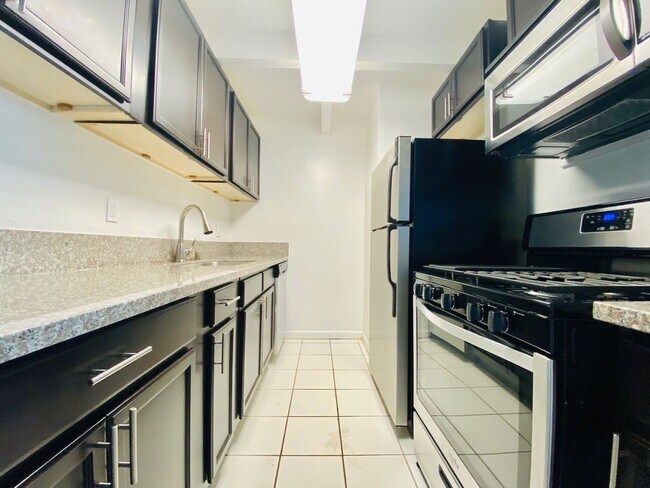 Building Photo - 9025 National Blvd