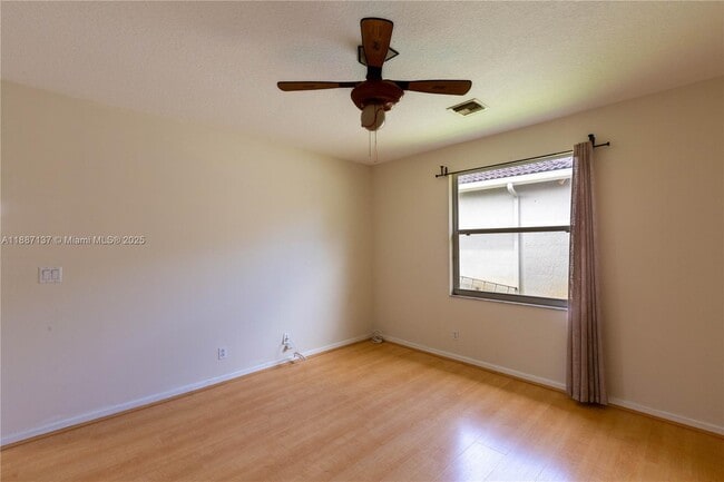 Building Photo - 18520 SW 39th Ct