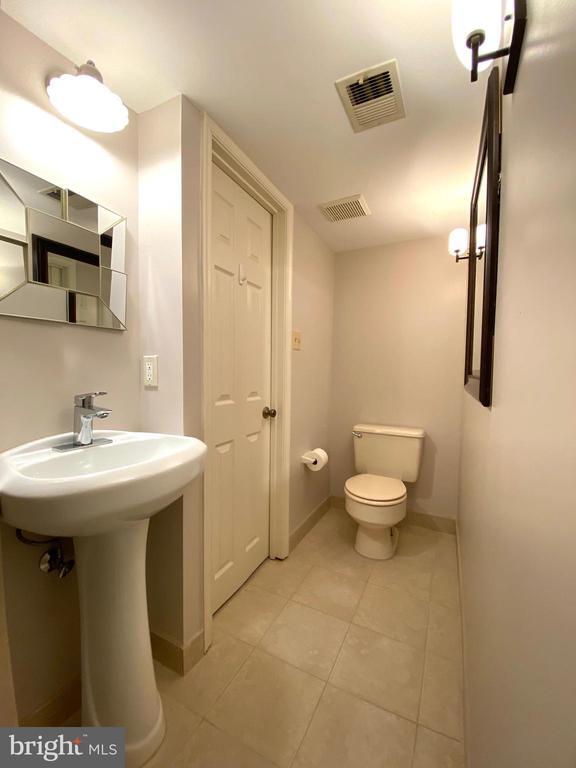 Building Photo - 7684 Green Garland Dr