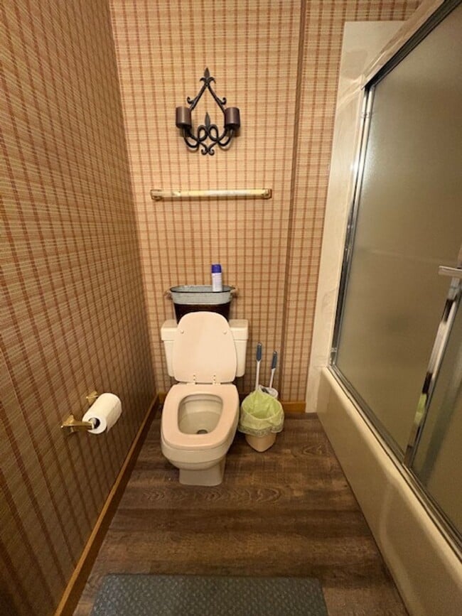 Building Photo - Stunning 3-Bedroom, 2-Story Townhome for Rent – 3,000 sq ft