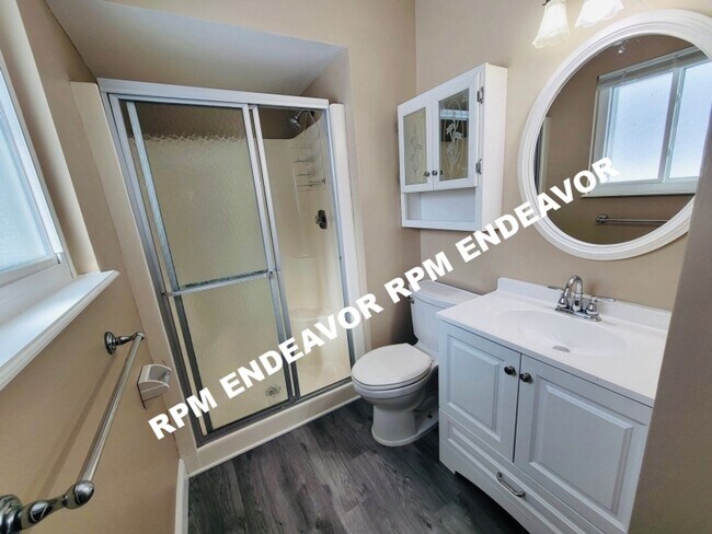 Building Photo - "Stunning 3-Bed Home with Modern Finishes, Spacious Yard, and Quiet Cul-De-Sac Location!"