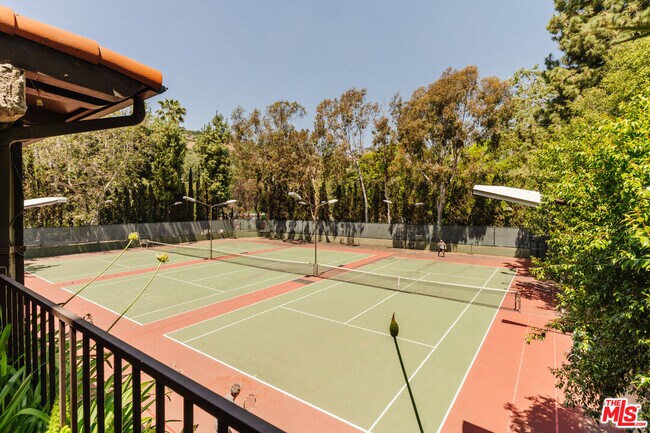 Building Photo - 2700 Cahuenga Blvd