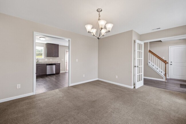 Building Photo - 230 Rosewood Ln