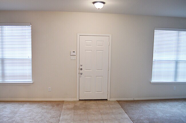 Building Photo - Spacious 2 Story Home in Weatherford Texas