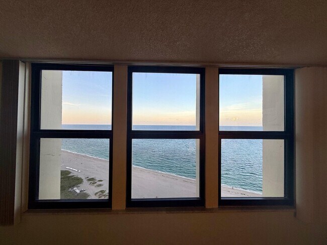 Building Photo - 2800 N Ocean Dr