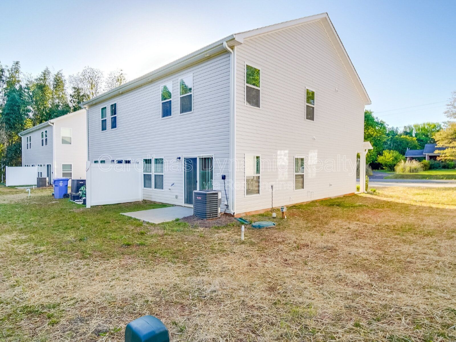 Building Photo - 914 S Battleground Ave